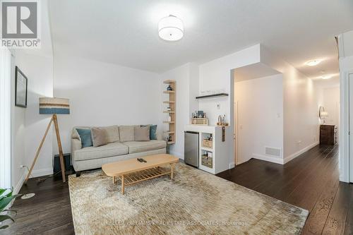 123 Borers Creek Circle, Hamilton, ON - Indoor Photo Showing Living Room