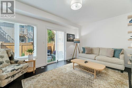 123 Borers Creek Circle, Hamilton, ON - Indoor Photo Showing Living Room