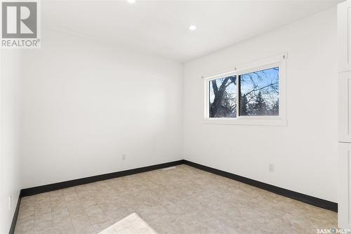 802 4Th Avenue, Raymore, SK - Indoor Photo Showing Other Room