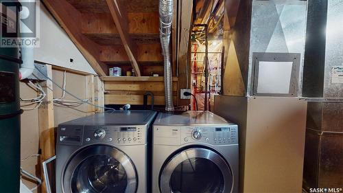 4022 Cumberland Road E, Regina, SK - Indoor Photo Showing Laundry Room