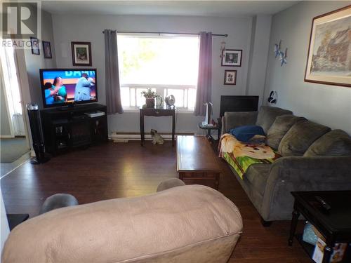 34 Beckett Boulevard, Elliot Lake, ON - Indoor Photo Showing Living Room