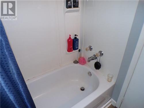 34 Beckett Boulevard, Elliot Lake, ON - Indoor Photo Showing Bathroom