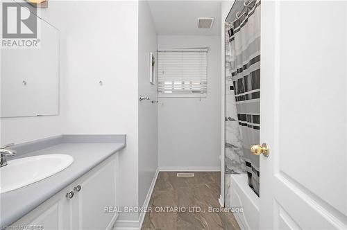 2189 Shorncliffe Boulevard, Oakville (West Oak Trails), ON - Indoor Photo Showing Bathroom