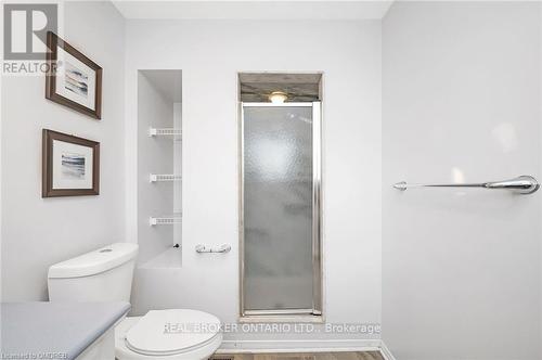 2189 Shorncliffe Boulevard, Oakville (West Oak Trails), ON - Indoor Photo Showing Bathroom