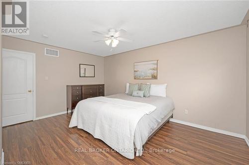 2189 Shorncliffe Boulevard, Oakville (West Oak Trails), ON - Indoor Photo Showing Bedroom