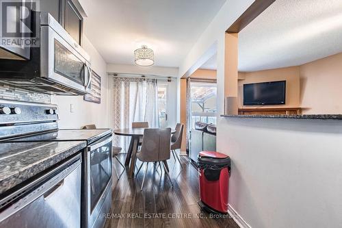 17 Coppermill Drive, Brampton, ON - Indoor Photo Showing Kitchen