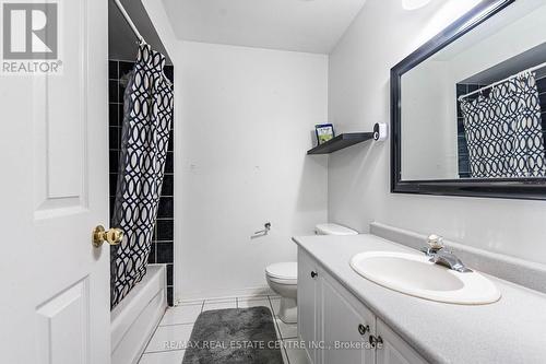 17 Coppermill Drive, Brampton (Northwest Sandalwood Parkway), ON - Indoor Photo Showing Bathroom