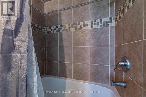 17 Coppermill Drive, Brampton (Northwest Sandalwood Parkway), ON - Indoor Photo Showing Bathroom