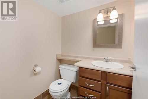 150 Park Street West Unit# 1516, Windsor, ON - Indoor Photo Showing Bathroom