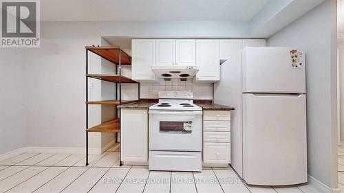 211 - 88 Grandview Way, Toronto, ON - Indoor Photo Showing Kitchen