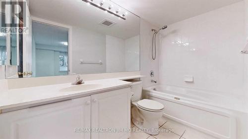 211 - 88 Grandview Way, Toronto, ON - Indoor Photo Showing Bathroom