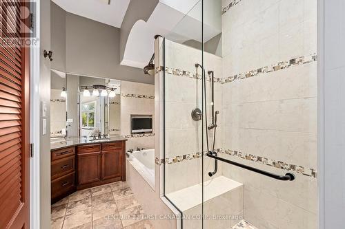 638 Clearwater Crescent E, London, ON - Indoor Photo Showing Bathroom