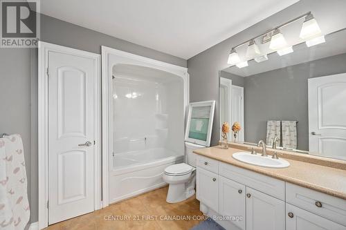 638 Clearwater Crescent E, London, ON - Indoor Photo Showing Bathroom