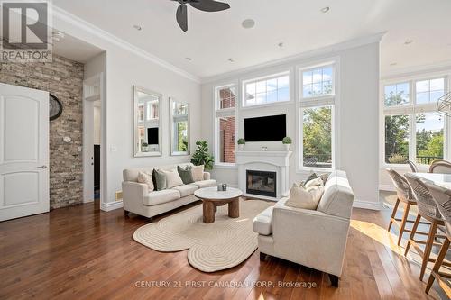 638 Clearwater Crescent E, London, ON - Indoor Photo Showing Living Room With Fireplace