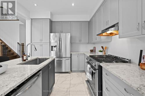 41 Workmen'S Circle, Ajax, ON - Indoor Photo Showing Kitchen With Upgraded Kitchen