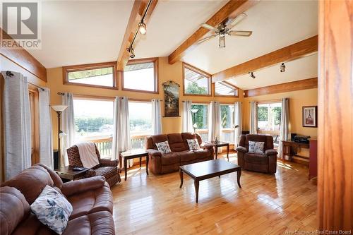 37 Carlisle Road, Douglas, NB - Indoor Photo Showing Living Room