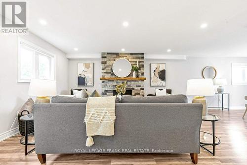 117 Elm Tree Road, Kawartha Lakes (Little Britain), ON - Indoor Photo Showing Living Room