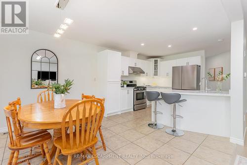 96 Stoneglen Way, Hamilton, ON - Indoor Photo Showing Dining Room