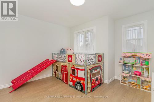 96 Stoneglen Way, Hamilton, ON - Indoor Photo Showing Other Room