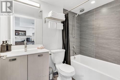 1719 - 275 Village Green Square, Toronto, ON - Indoor Photo Showing Bathroom