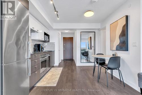 1719 - 275 Village Green Square, Toronto (Agincourt South-Malvern West), ON - Indoor Photo Showing Kitchen