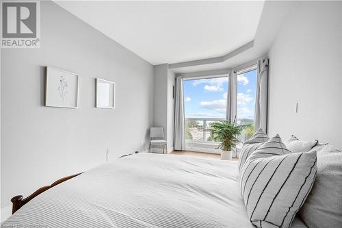 2511 Lakeshore Road Unit# 805, Oakville, ON - Indoor Photo Showing Bedroom