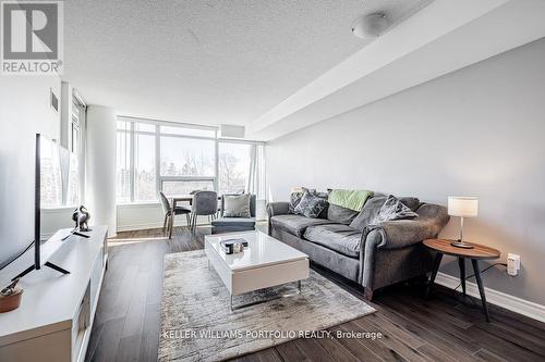 404 - 18 Valley Woods Road, Toronto, ON - Indoor Photo Showing Living Room