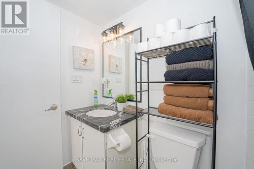 506 - 801 Sheppard Avenue W, Toronto, ON - Indoor Photo Showing Bathroom