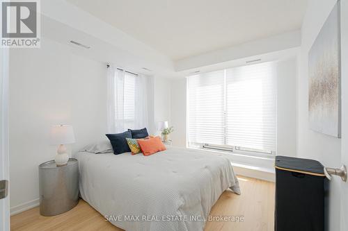 506 - 801 Sheppard Avenue W, Toronto, ON - Indoor Photo Showing Bedroom