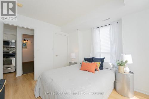 506 - 801 Sheppard Avenue W, Toronto, ON - Indoor Photo Showing Bedroom