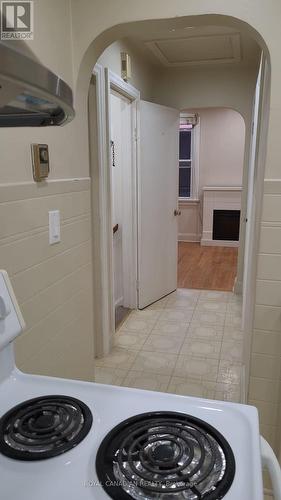 2 - 224 College Avenue, Oshawa, ON - Indoor Photo Showing Kitchen