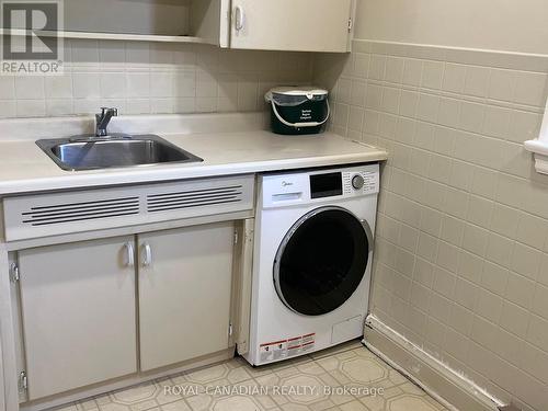 2 - 224 College Avenue, Oshawa, ON - Indoor Photo Showing Laundry Room