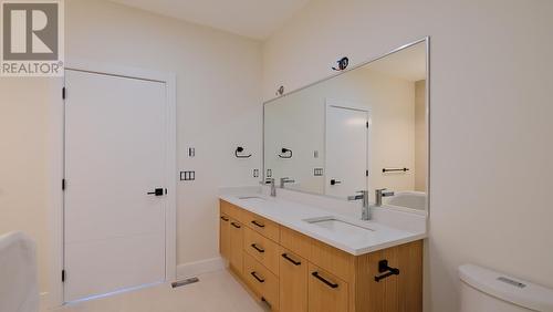 402 Trestle Ridge Drive, Kelowna, BC - Indoor Photo Showing Bathroom