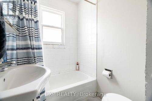 1519 Howland Avenue, London, ON - Indoor Photo Showing Bathroom