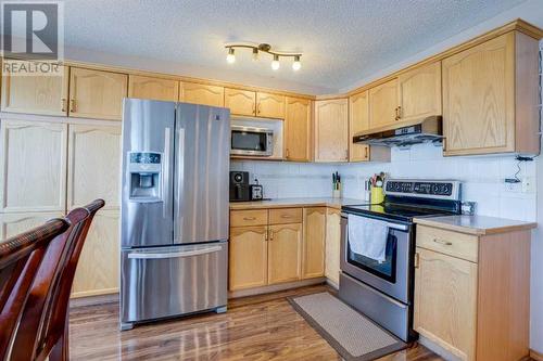 205 Coral Springs Close Ne, Calgary, AB - Indoor Photo Showing Kitchen