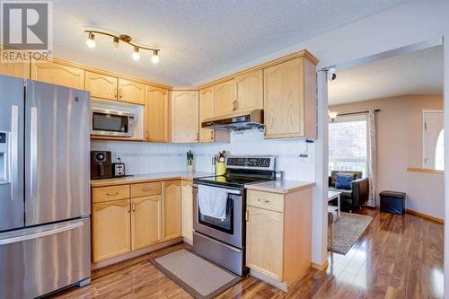 205 Coral Springs Close Ne, Calgary, AB - Indoor Photo Showing Kitchen