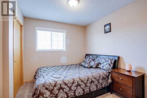 205 Coral Springs Close Ne, Calgary, AB - Indoor Photo Showing Bedroom