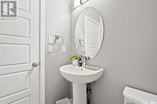 164 Newton Way, Saskatoon, SK - Indoor Photo Showing Bathroom