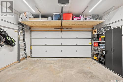 164 Newton Way, Saskatoon, SK - Indoor Photo Showing Garage