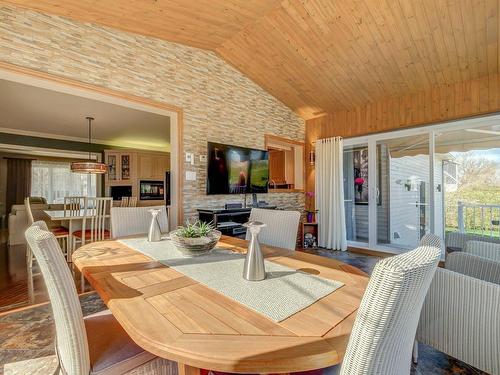 Solarium - 1931 Rue Collet, Varennes, QC - Indoor Photo Showing Dining Room