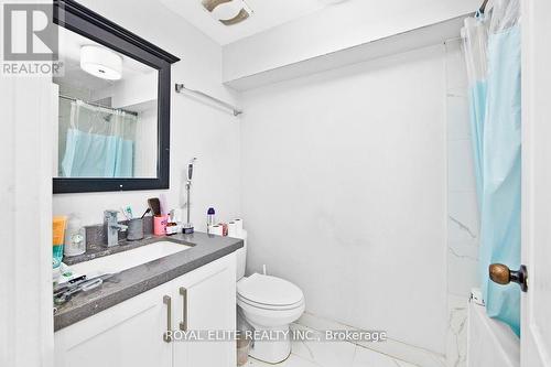 1902 Rossland Road E, Whitby, ON - Indoor Photo Showing Bathroom