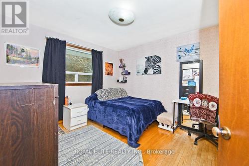 1902 Rossland Road E, Whitby, ON - Indoor Photo Showing Bedroom