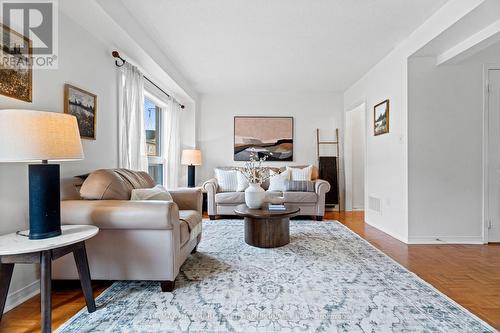 19 Edenfield Street, Brampton (Sandringham-Wellington), ON - Indoor Photo Showing Living Room