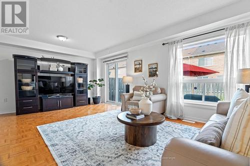 19 Edenfield Street, Brampton (Sandringham-Wellington), ON - Indoor Photo Showing Living Room