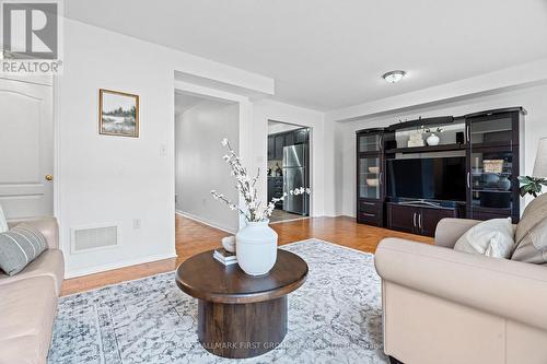 19 Edenfield Street, Brampton (Sandringham-Wellington), ON - Indoor Photo Showing Living Room