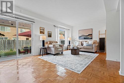 19 Edenfield Street, Brampton (Sandringham-Wellington), ON - Indoor Photo Showing Living Room