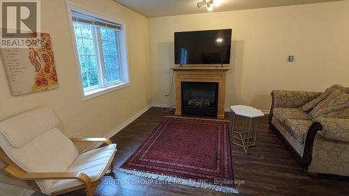 2120 Harvest Drive, Mississauga, ON - Indoor Photo Showing Living Room With Fireplace