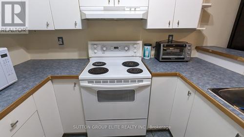 2120 Harvest Drive, Mississauga, ON - Indoor Photo Showing Kitchen