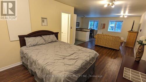 2120 Harvest Drive, Mississauga, ON - Indoor Photo Showing Bedroom