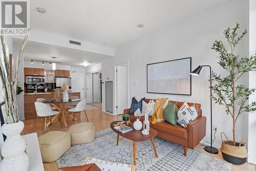 2509 - 38 Grenville Street, Toronto, ON - Indoor Photo Showing Living Room